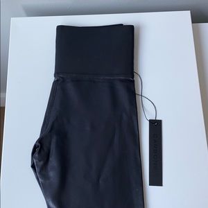 Carbon 38 High Waisted Takara Leggings